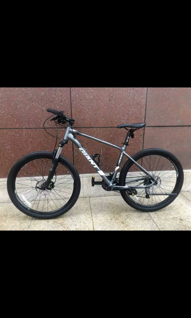 Giant xtc 860 cross country 2025