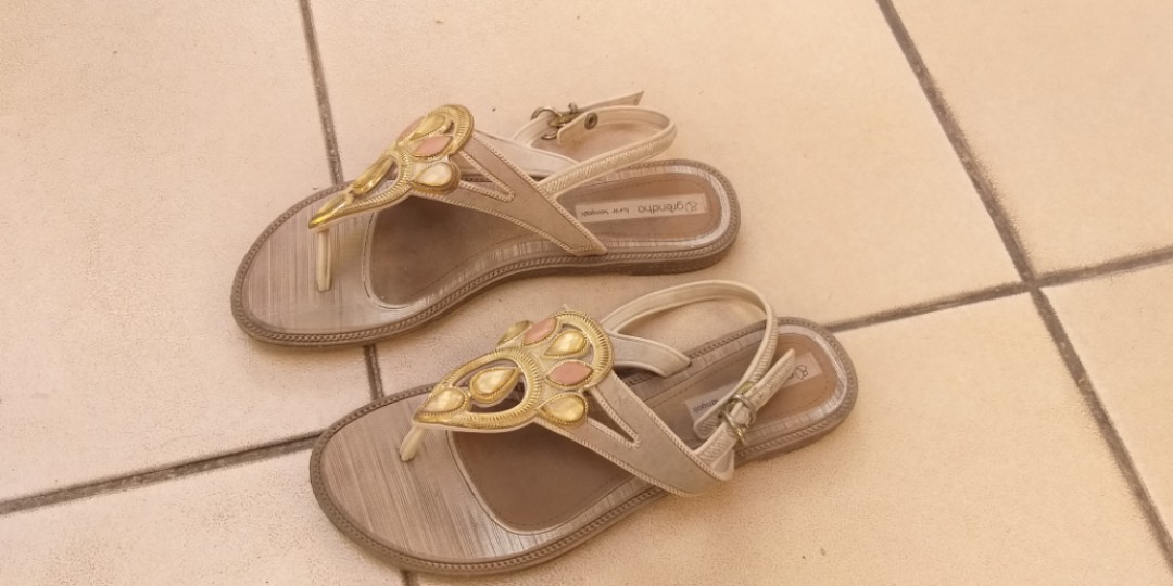 girls sandals size 1