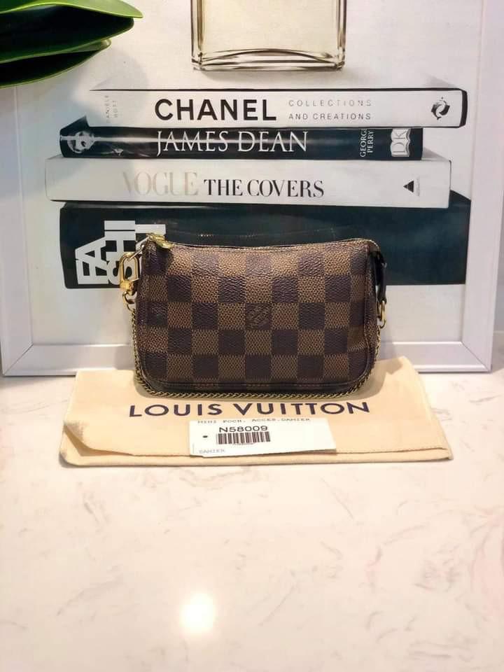 Louis Vuitton Mini Pochette Accessories in Damier Ebene (Category: Luxury Bags & Wallets) located in Carmona. Submitted by bagislifeshop (Listing ID 1063122106, Image 3). Description: On Hand in PH🇵🇭 100% Authentic LV Mini Pochette Accessories in Damier Ebene Condition: 8.5/10 Very Clean Inside and Out Comes with Dustbag, Chain and Tag Disclaimer: All Products, Names, Brands, and Logos are owned by their respective brand owners. We are not affi