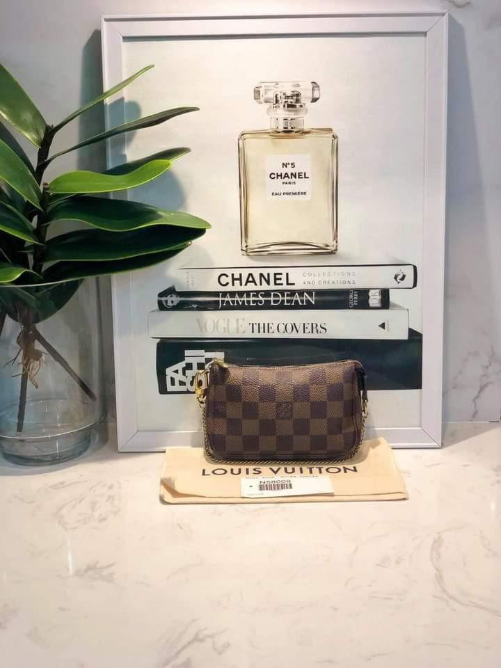 Louis Vuitton Mini Pochette Accessories in Damier Ebene (Category: Luxury Bags & Wallets) located in Carmona. Submitted by bagislifeshop (Listing ID 1063122106, Image 2). Description: On Hand in PH🇵🇭 100% Authentic LV Mini Pochette Accessories in Damier Ebene Condition: 8.5/10 Very Clean Inside and Out Comes with Dustbag, Chain and Tag Disclaimer: All Products, Names, Brands, and Logos are owned by their respective brand owners. We are not affi