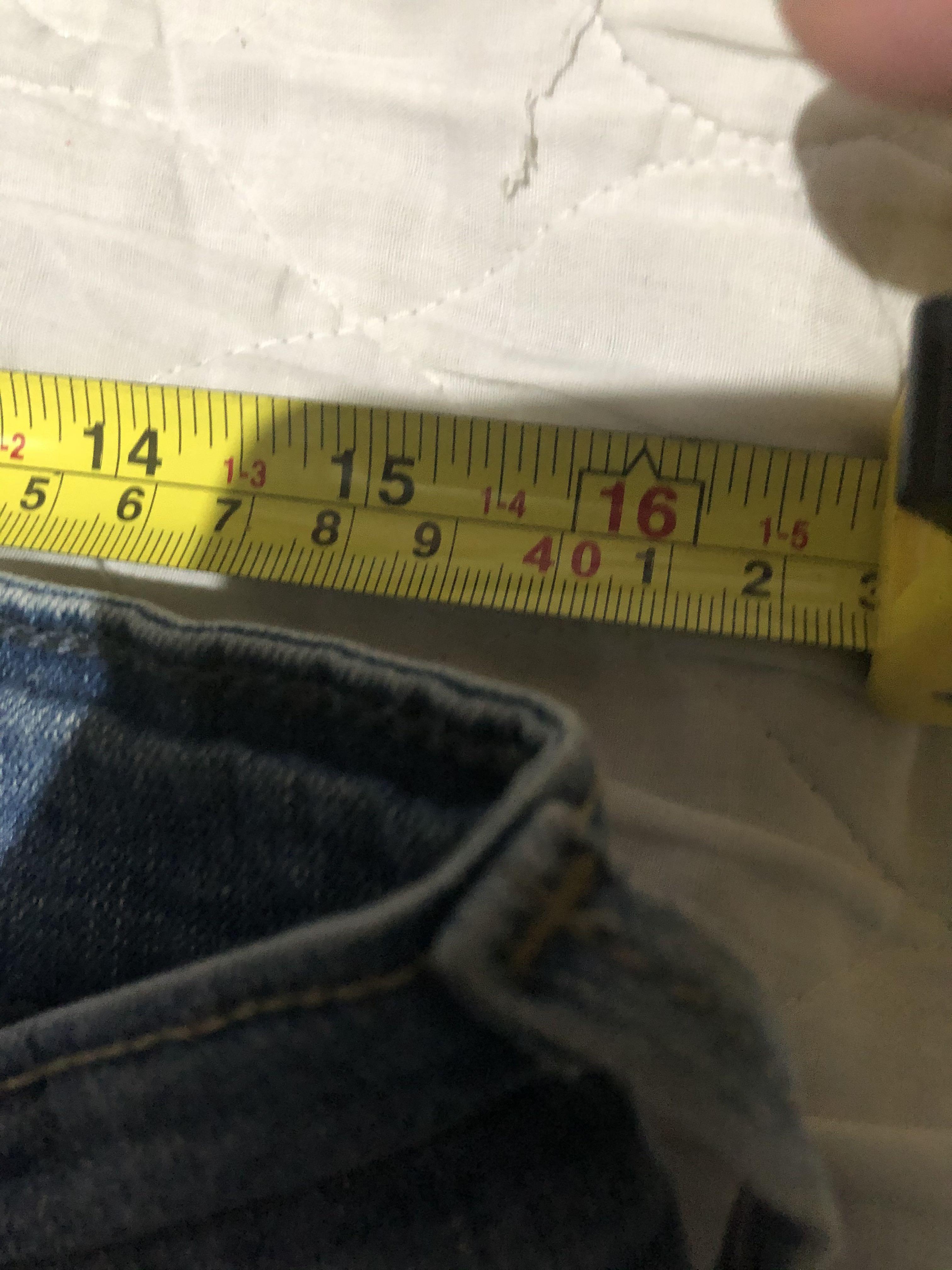 Maong Pants for Men (good for plus size men) (Category: Chinos) located in Paranaque City. Submitted by patseys (Listing ID 1063135583, Image 2). Description: Fake Brand po iyan ha :) Hindi ko alam kung ano talagang size nya pero ang waistline ko is 32in pero maluwag pa sya sa akin. Most likely, size 24-36 siya. Stretchable :) .