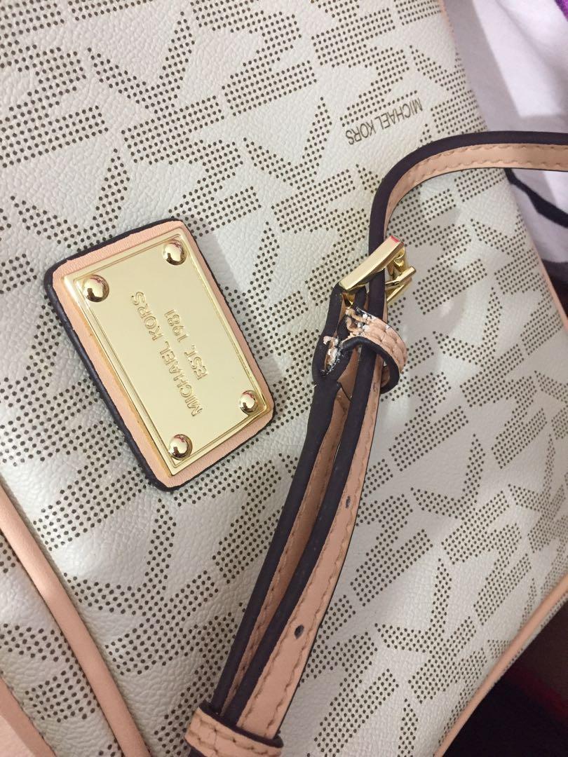 Michael Kors Sling Bag, Women's Fashion 