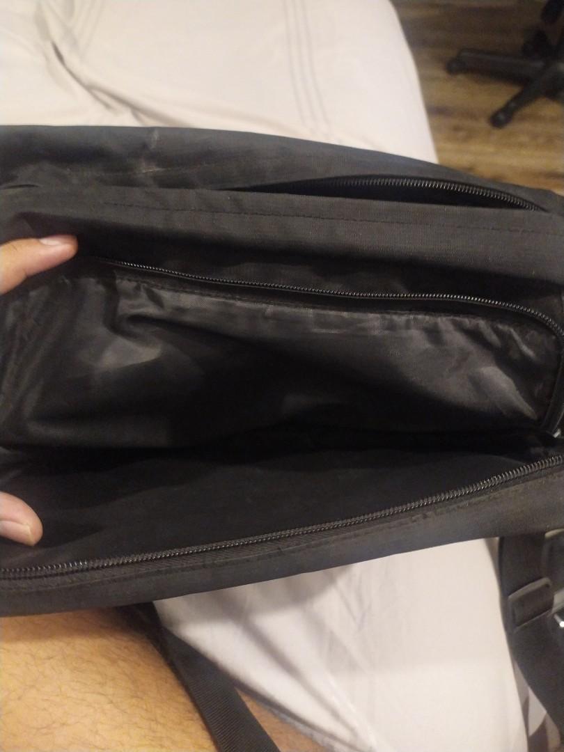 Mossimo Messenger Bag Men s Fashion Bags Sling Bags on Carousell