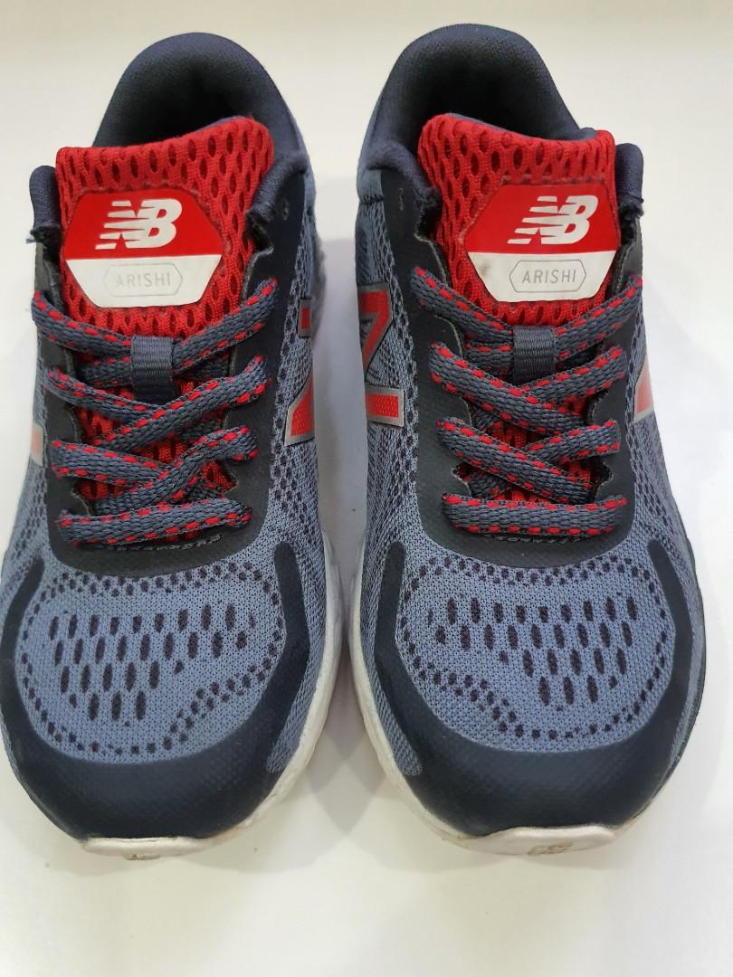 New balance boys size 11 hotsell