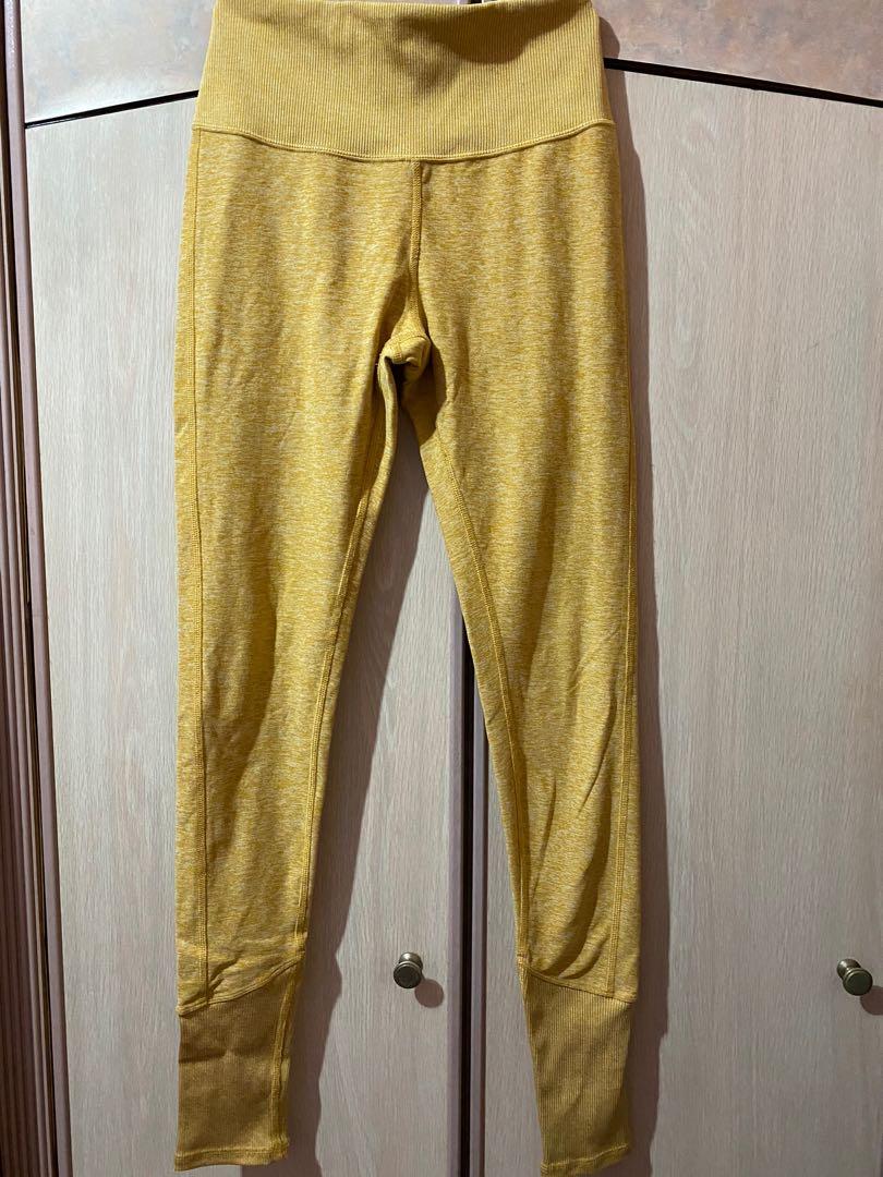 Preloved Aloyoga Alosoft Tusan Sun Leggings (Category: Activewear) located in Singapore. Submitted by tunnellingout (Listing ID 1063209310, Image 3). Description: EUC, worn a few times. 8/10 Size XS, suitable for US 4-6 Very stretchy.