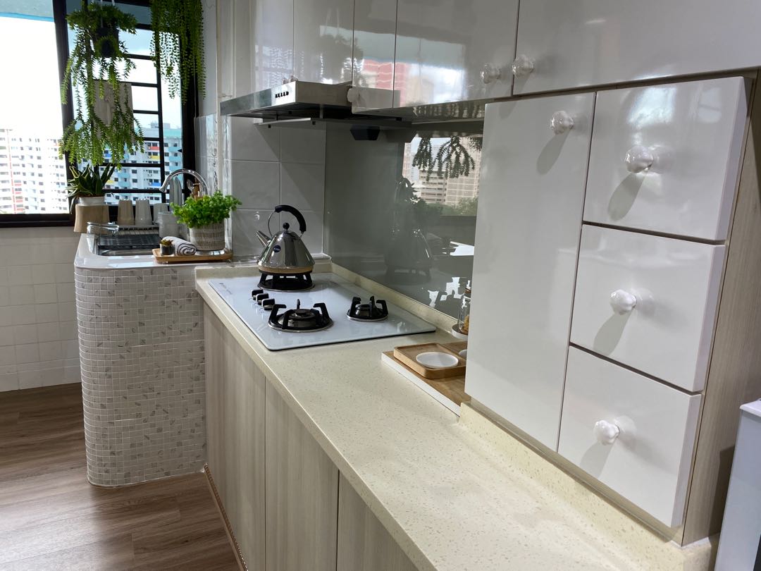 Quartz kitchen top (Supply and install), Furniture, Home Decor