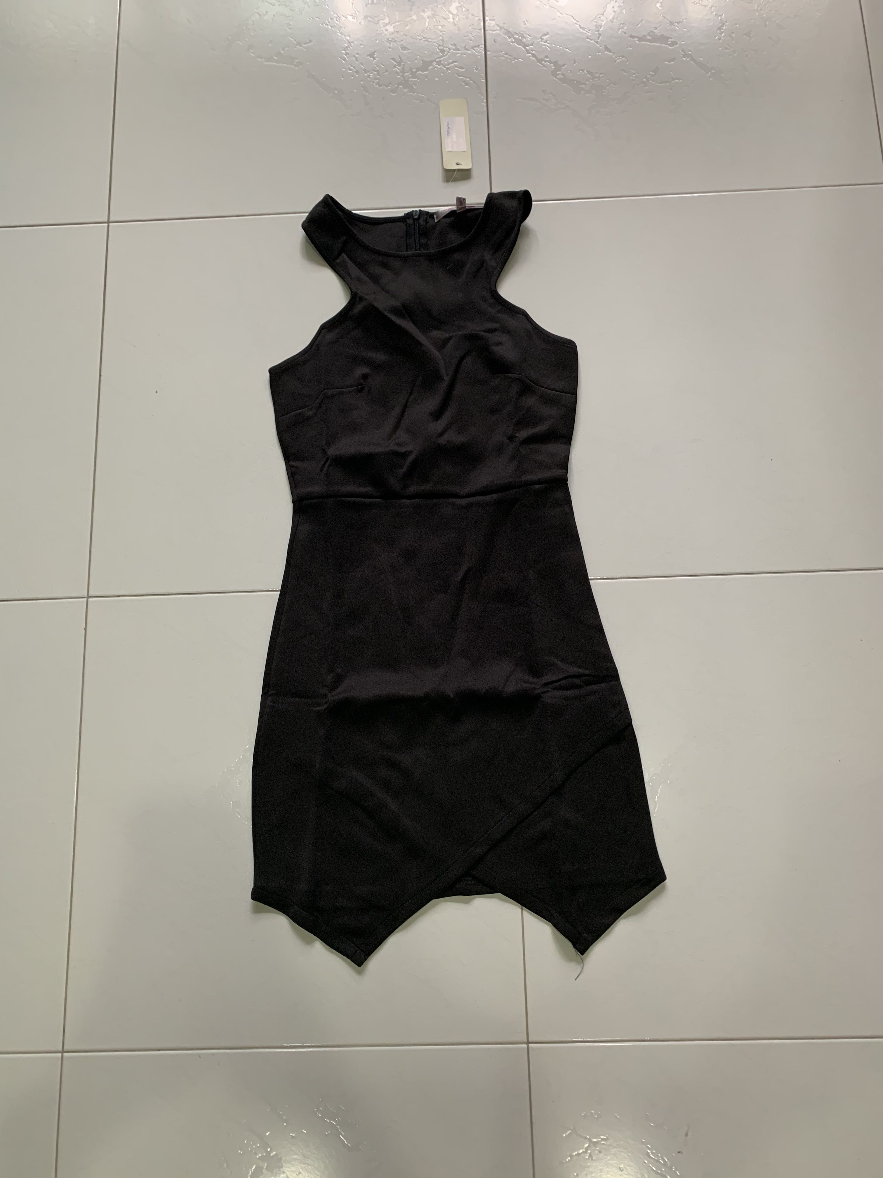 Saint Shylo Black Dress Women S Fashion Tops Sleeveless On Carousell