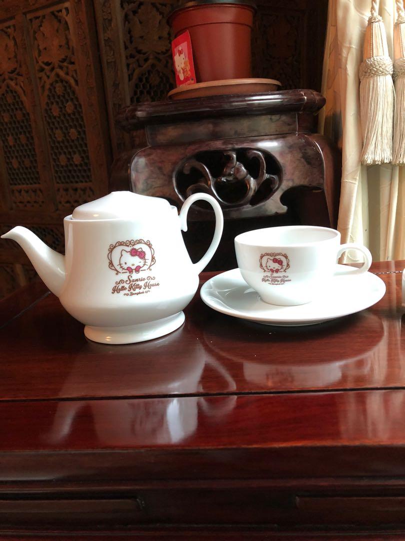 Sanrio Hello Kitty Teapot set (Category: Storage Boxes & Baskets) located in Makati City. Submitted by hellokittytreasure (Listing ID 1063132031, Image 1). Description: From Sanrio Hello Kitty House (cafe ) in Bangkok . Never used , damaged during storage. If you dont mind just take off cover still usable ..