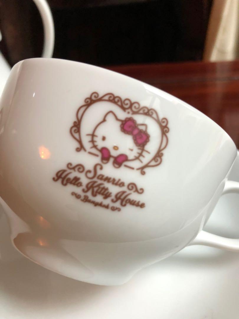 Sanrio Hello Kitty Teapot set (Category: Storage Boxes & Baskets) located in Makati City. Submitted by hellokittytreasure (Listing ID 1063132031, Image 3). Description: From Sanrio Hello Kitty House (cafe ) in Bangkok . Never used , damaged during storage. If you dont mind just take off cover still usable ..