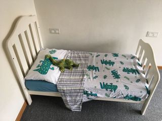Lucia mamas and papas 2024 cot bed