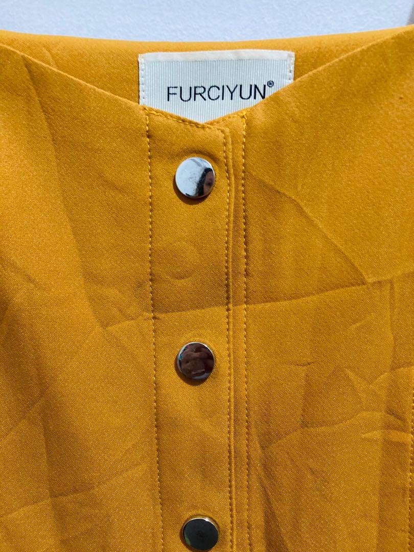 Super pretty Mustard/Yellow Dress (Category: Dresses) located in Paranaque City. Submitted by aparadorniching (Listing ID 1063246494, Image 3). Description: Brand new Really nice in actual High quality material and steching.