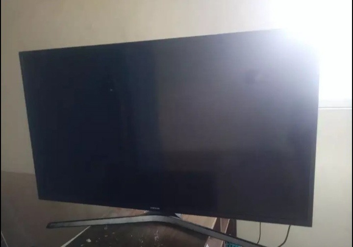 Tv Led Samsung 42 Inch Elektronik Tv Perlengkapan Hiburan Di Carousell