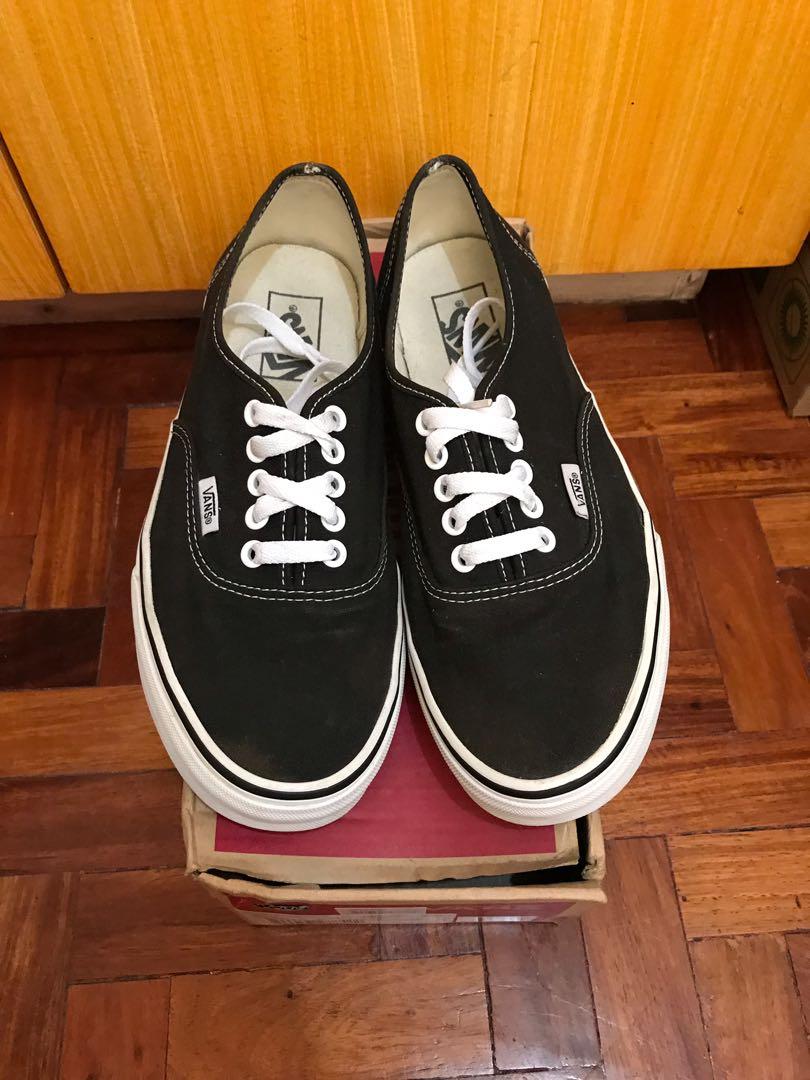 Vans Authentic US mens 7.5 Womens 9.0 (with box) (Category: Sneakers) located in Manila. Submitted by stashdestash (Listing ID 1063016786, Image 3). Description: .