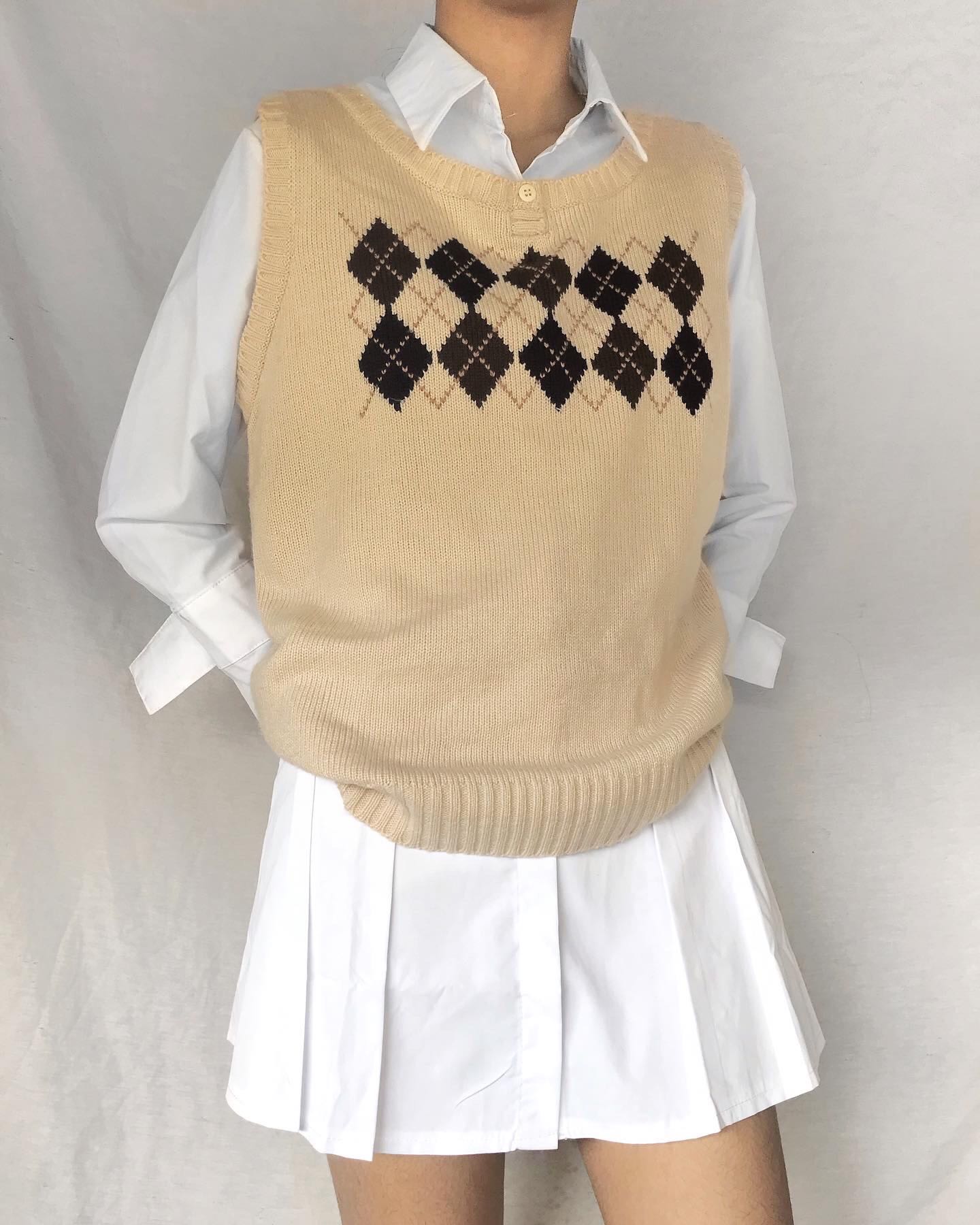 RequaL≡ Handmade argyle knit vest