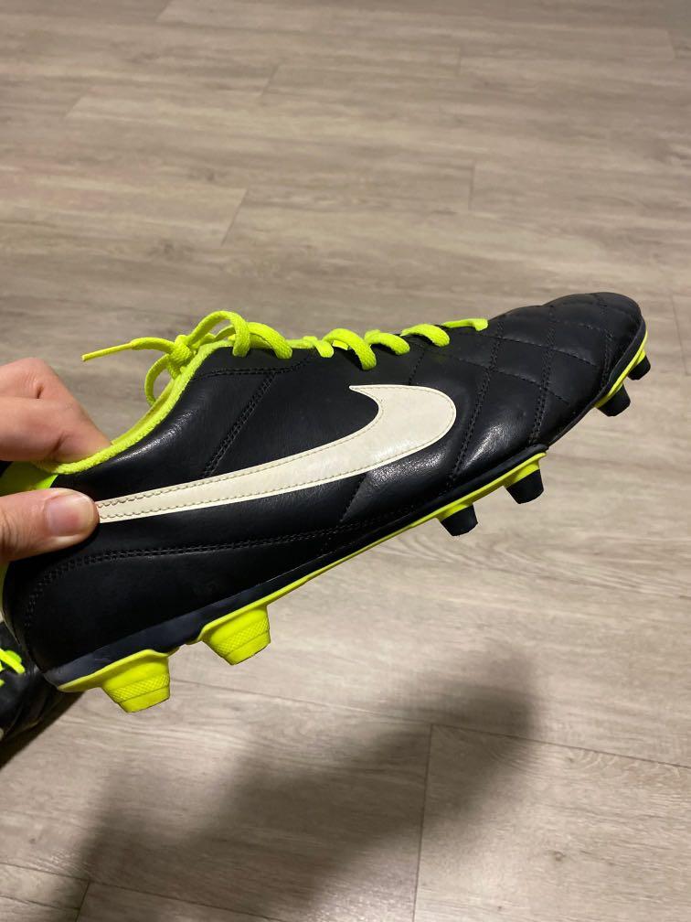 vintage nike soccer cleats