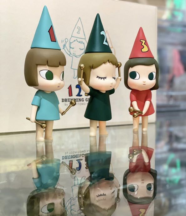 _how2work_123_drumming_girls_b