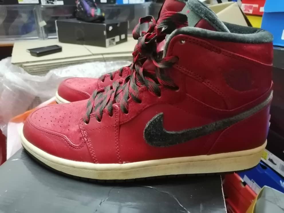 Jordan 1 retro premier red gucci sales