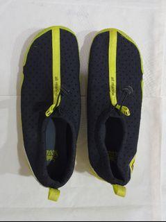 BNWOT Aqua Shoes for beach/sports, Made in Thailand, Size 40 (fits 9)