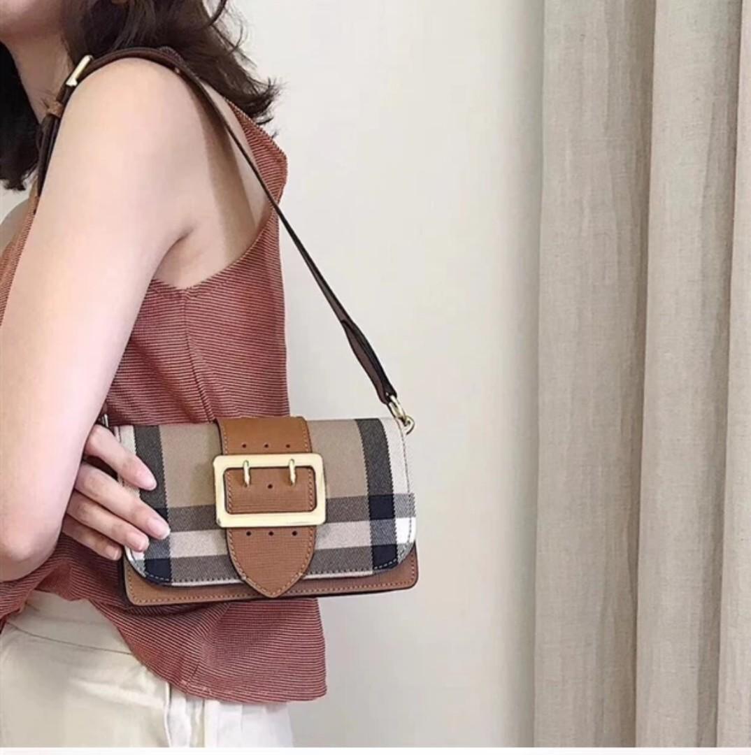 Burberry buckle clearance bag small