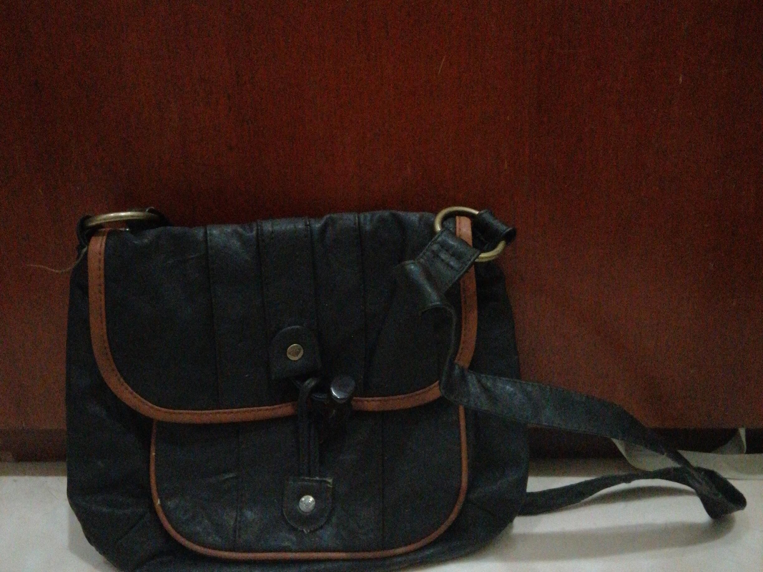 Authentic Roxy Sling Bag, Women's Fashion, Bags & Wallets, Purses