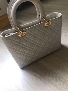 authenticpreloved BRUNO MAGLI tote back