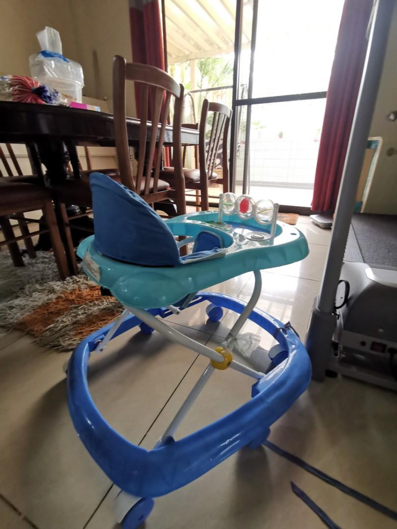 Baby Walker (Category: Infant Playtime) located in Manila. Submitted by mplacerna (Listing ID 1063274794, Image 2). Description: .