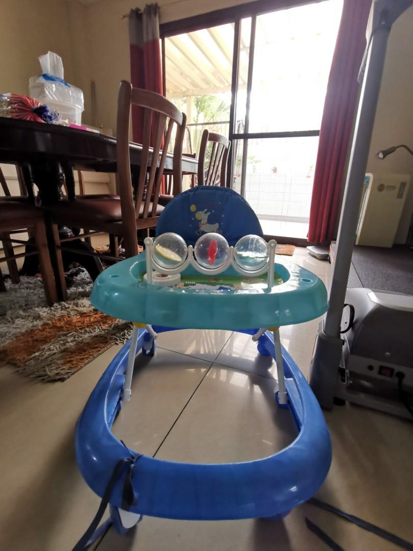 Baby Walker (Category: Infant Playtime) located in Manila. Submitted by mplacerna (Listing ID 1063274794, Image 3). Description: .