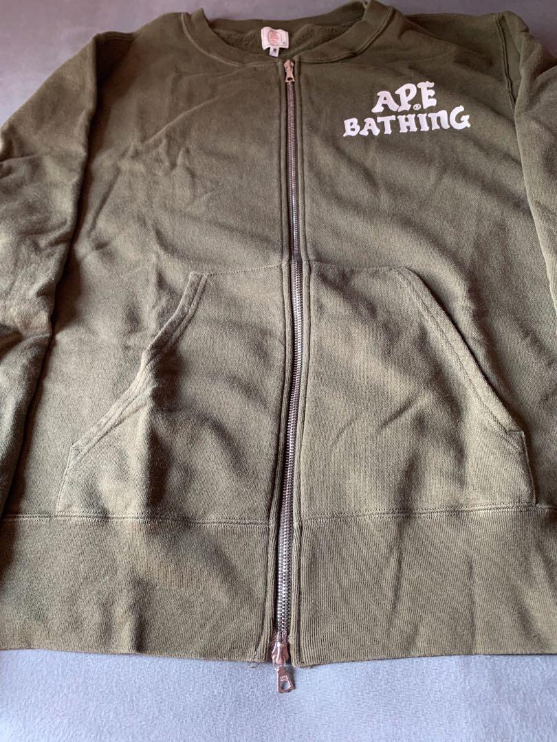 Bathing Ape 外套 （分類：衛衣）位於 Hong Kong。 由 cwingw 提交（商品編號 1063280708，圖片 3）。簡介： 購自日本 made in Japan Size M. 80 %新 拉鍊可上下拉。