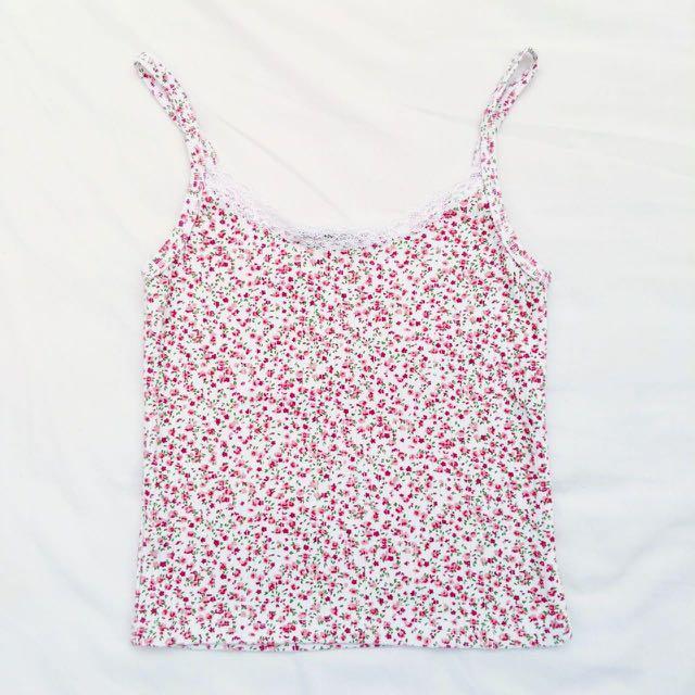 brandy Melville red floral skylar lace bow white tank, Women's Fashion,  Tops, Sleeveless on Carousell