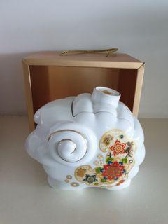 Ceramic container