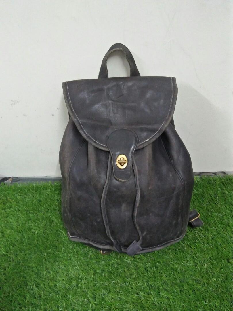 Coach Backpack leather Original Item (Category: Bags & Wallets) located in Dungun. Submitted by mysarahstore (Listing ID 1063272769, Image 1). Description: no siri pada gmbr..