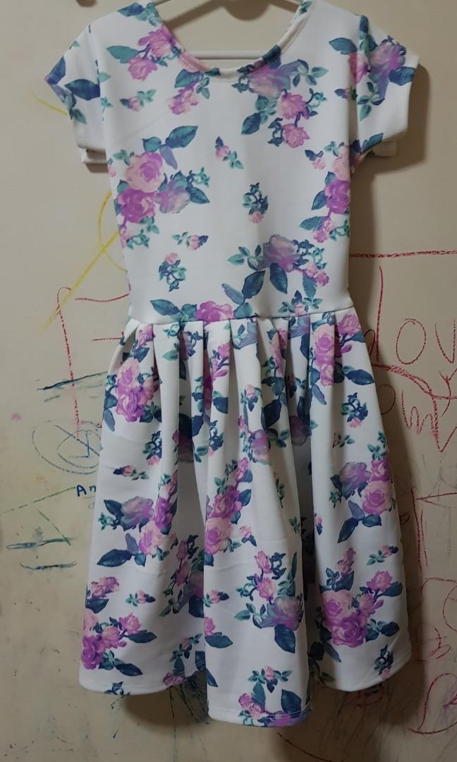 Dress for girls (Category: Babies & Kids Fashion) located in Quezon City. Submitted by bons83 (Listing ID 1063387668, Image 1). Description: for girls 5 to 6 y.o no brand gifted but never been used.