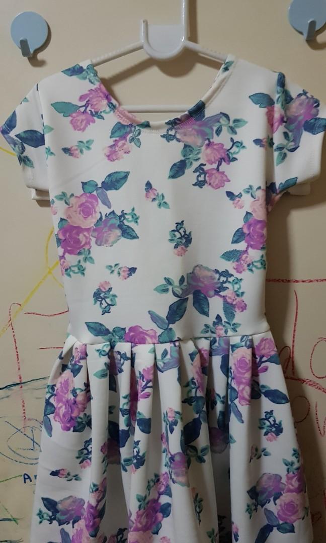 Dress for girls (Category: Babies & Kids Fashion) located in Quezon City. Submitted by bons83 (Listing ID 1063387668, Image 2). Description: for girls 5 to 6 y.o no brand gifted but never been used.