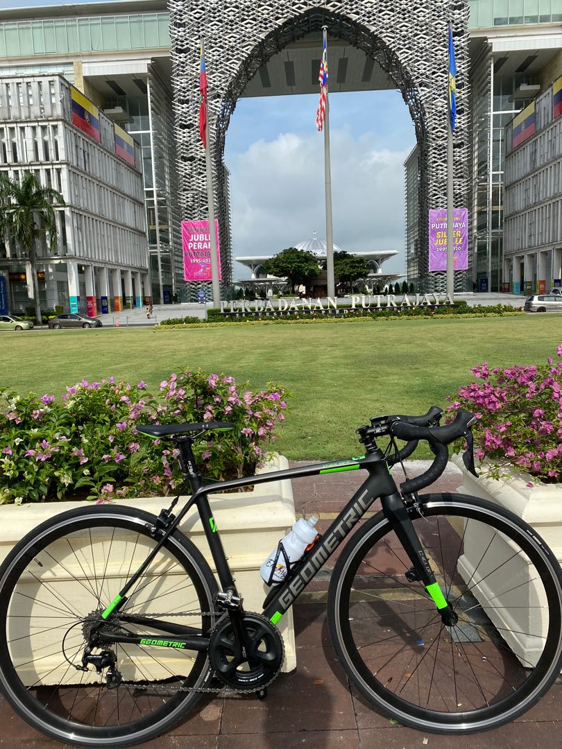 Cyclone road 2024 bike