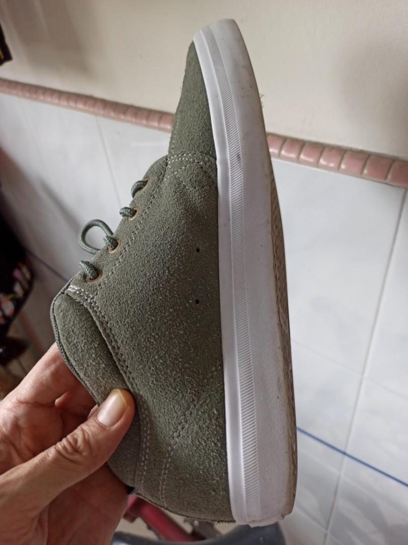 Globe GS chukka Men s Fashion Footwear Sneakers on Carousell