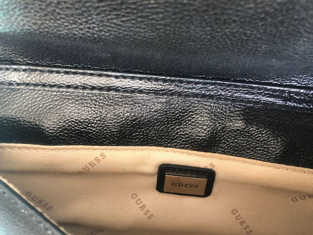 Guess Wallet On Chain, Luxury, Bags & Wallets on Carousell