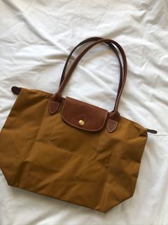 (Category: ) located in . Submitted by shopmmscloset (Listing ID 1063499434, Image 1). Description: .