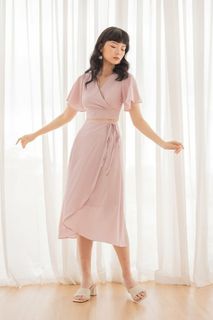 (Category: ) located in . Submitted by qiwardrobe (Listing ID 1063505506, Image 1). Description: .