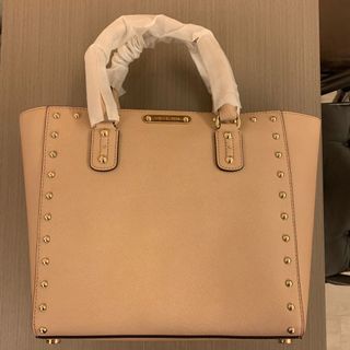 （分類：）位於 。 由 edward_h 提交（商品編號 1063467328，圖片 1）。簡介： 。