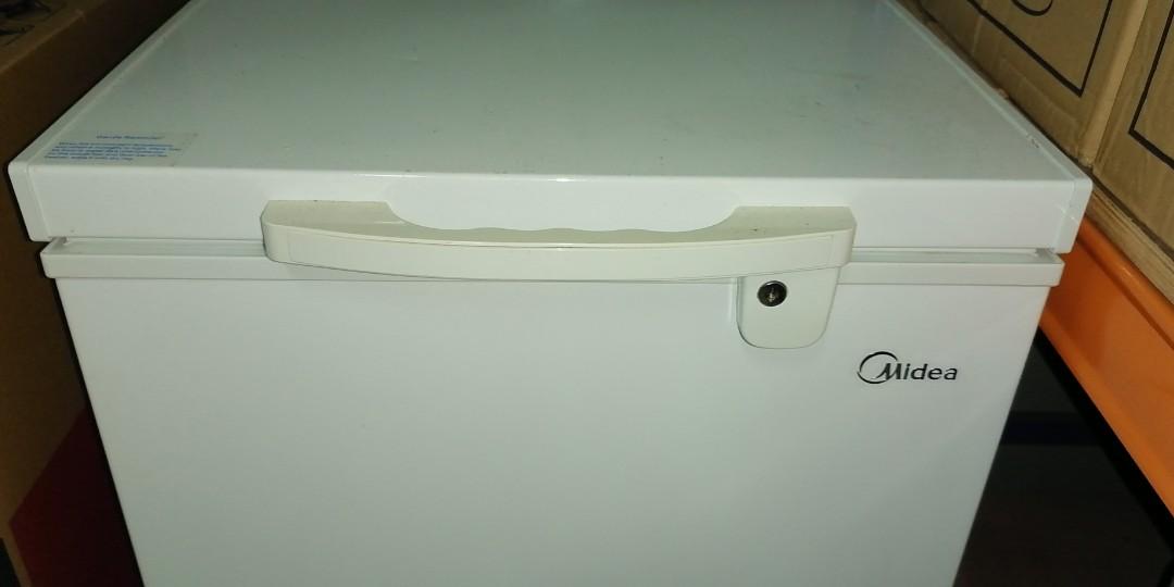 Midea Chest Freezer 99L MCF129W, TV & Home Appliances, Kitchen