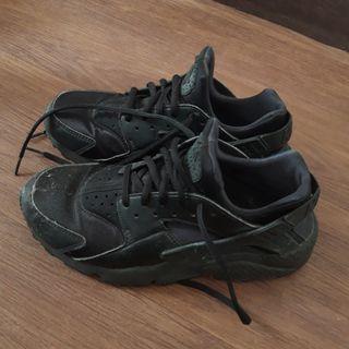 huarache triple black price philippines