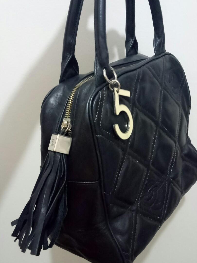 No. 5 black chanel handbag (Category: Tote Bags) located in Santa Rosa. Submitted by jmrams (Listing ID 1063471535, Image 3). Description: last price posted.