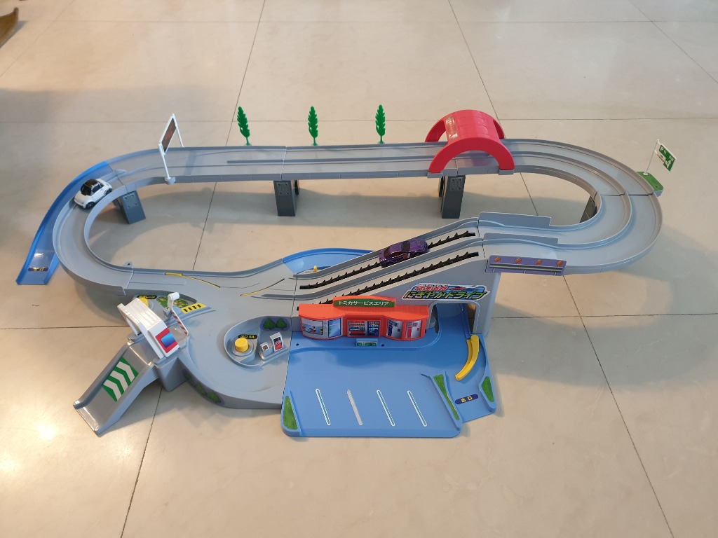 Tomica car track 2025