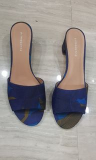 (Category: ) located in . Submitted by lowbuypreloved (Listing ID 1063419247, Image 1). Description: .