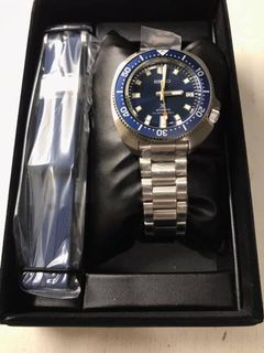 (Category: ) located in . Submitted by seikowatchfactory (Listing ID 1063397216, Image 1). Description: .