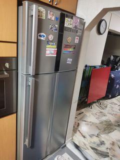 Selling Refrigerator