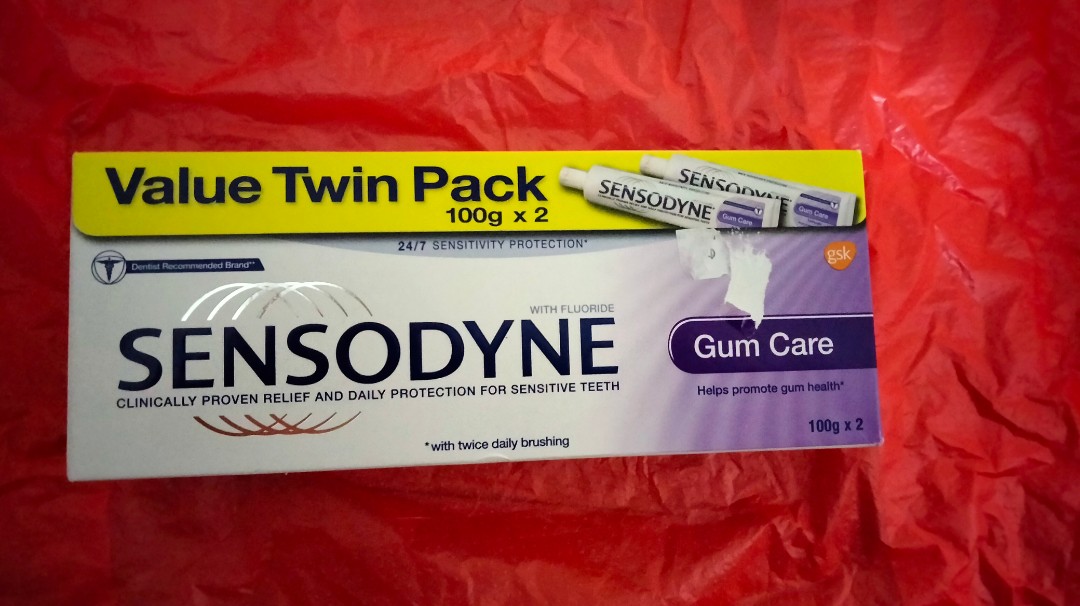 sensodyne tongue cleaner