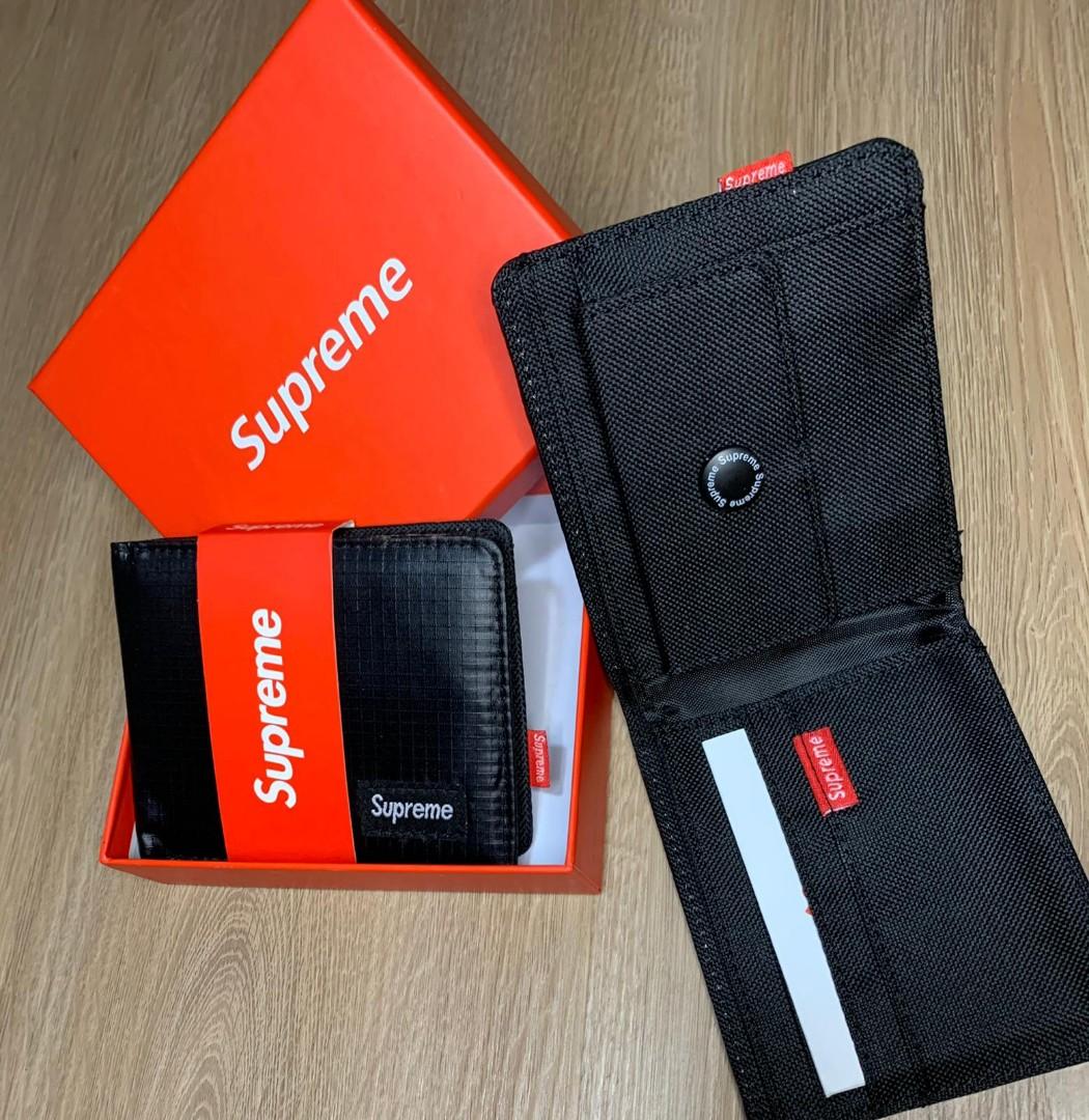 Supreme Wallet Red, Men's Fashion, Watches & Accessories, Wallets & Card  Holders on Carousell