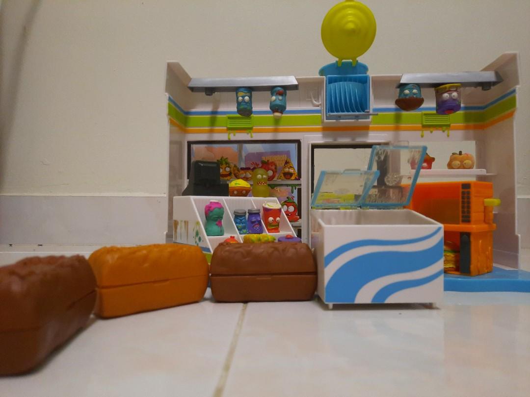 grossery gang yucky mart playset