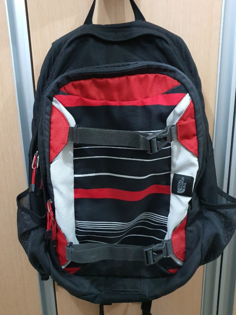 vorm Gewoon klok The North Face Skateboard Laptop Backpack, Men's Fashion, Bags, Backpacks  on Carousell